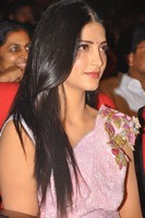 Shruti Hassan Stills in Gabbar Singh Audio